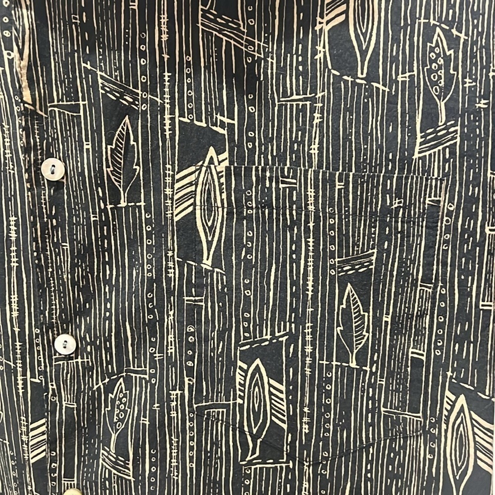 Tori Richards, short sleeve shirt. Size XL - Picture 2 of 5
